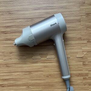Shark Hair Dryer HyperAir IQ